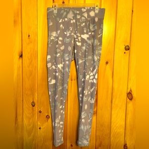 Sonoma Women’s Short Gray Tye Dye Leggings